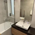 Lejlighed Stylish 2-bedroom Escape - Near Center *