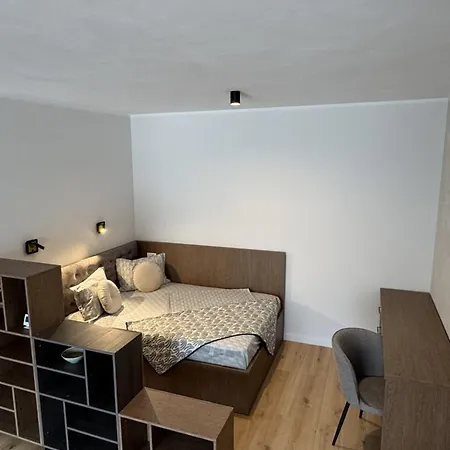 Apartment Stylish 2-bedroom Escape - Near Center *