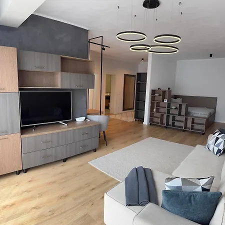 Stylish 2-bedroom Escape - Near Center Apartment