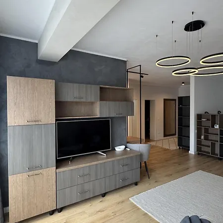 Apartment Stylish 2-bedroom Escape - Near Center *