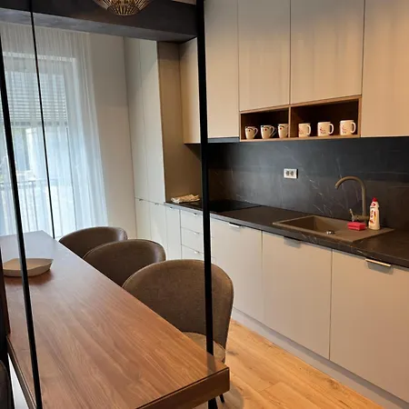 Stylish 2-bedroom Escape - Near Center * Brasov