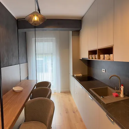 Stylish 2-bedroom Escape - Near Center * براشوف