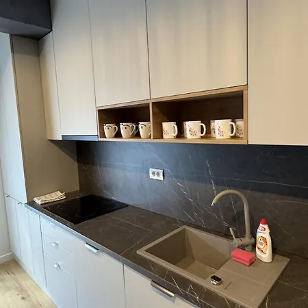 Stylish 2-bedroom Escape - Near Center *