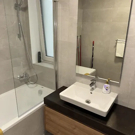 Appartement Stylish 2-bedroom Escape - Near Center *