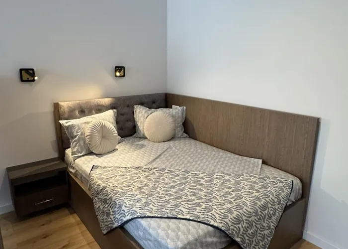 Apartment Stylish 2-bedroom Escape - Near Center Brasov
