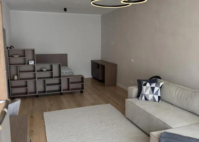 Stylish 2-bedroom Escape - Near Center *