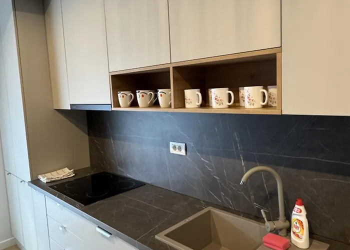 Stylish 2-bedroom Escape - Near Center *