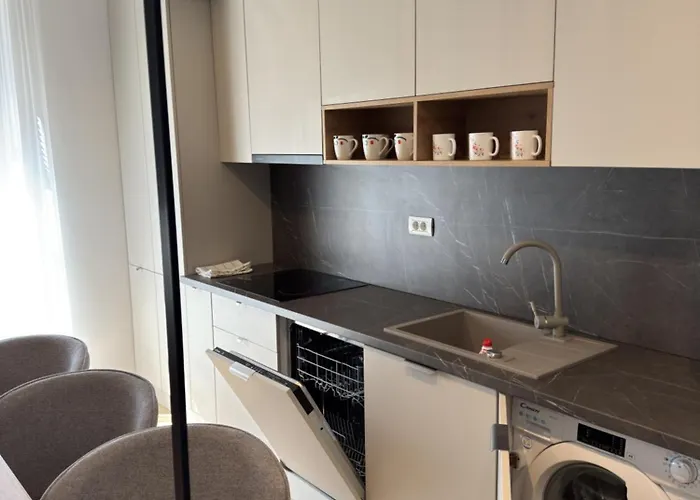 Apartment Stylish 2-bedroom Escape - Near Center Brasov